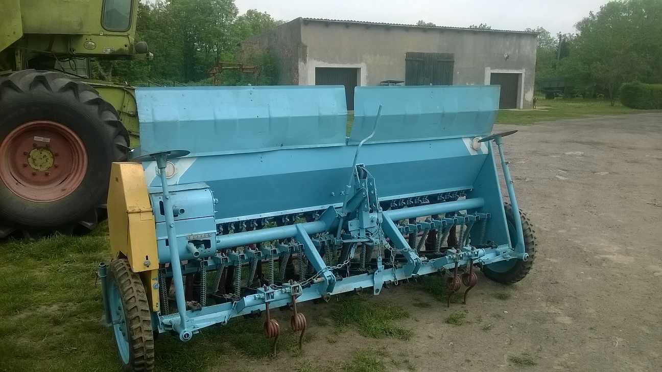 Siewnik zbożowy Poznaniak S043 ; szerokość robocza 3m; dolnośląskie