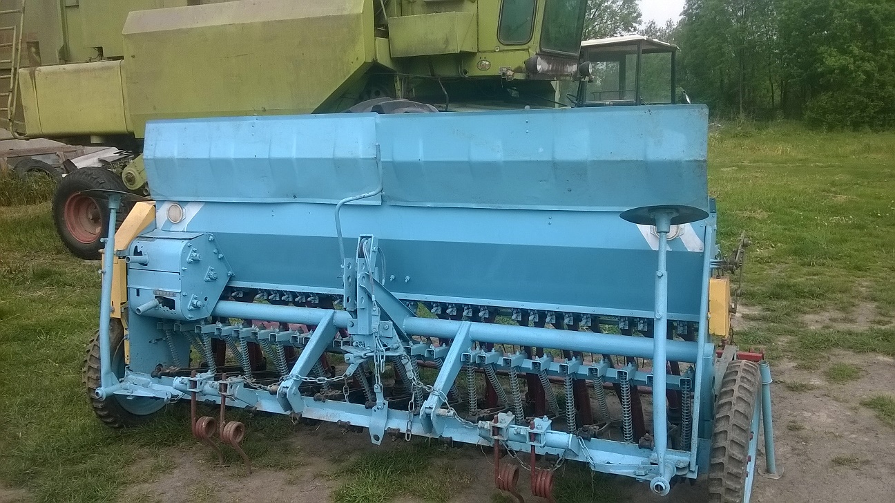 Siewnik zbożowy Poznaniak S043 ; szerokość robocza 3m; dolnośląskie