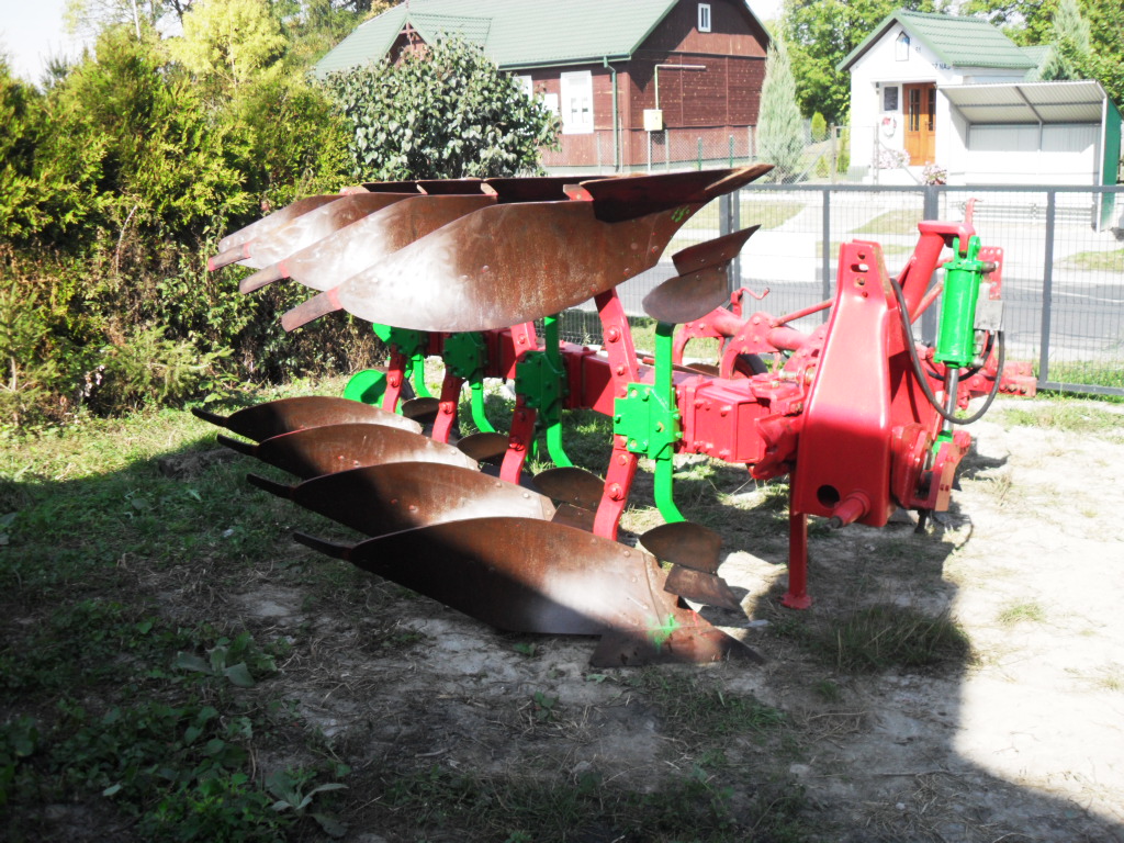Pług KVERNELAND LD 8 4 skibowy obrotowy Bardzo ładny stan