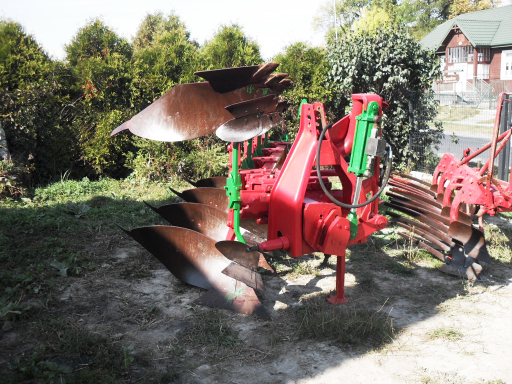 Pług KVERNELAND LD 8 4 skibowy obrotowy Bardzo ładny stan