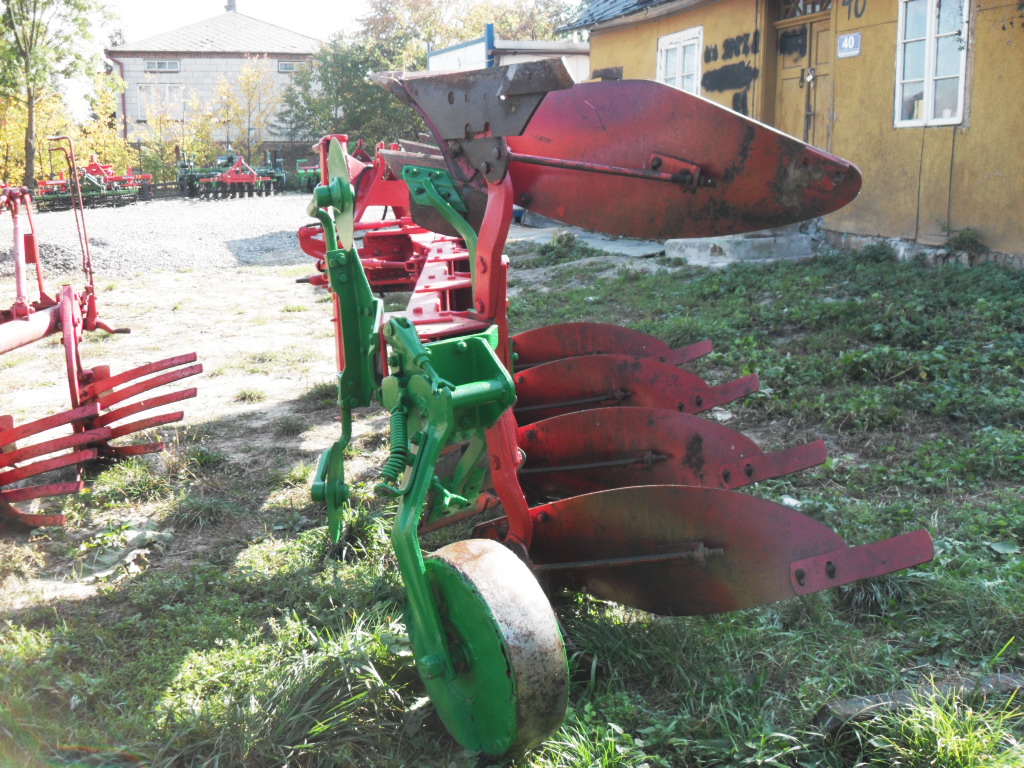 Pług KVERNELAND LD 8 4 skibowy obrotowy Bardzo ładny stan