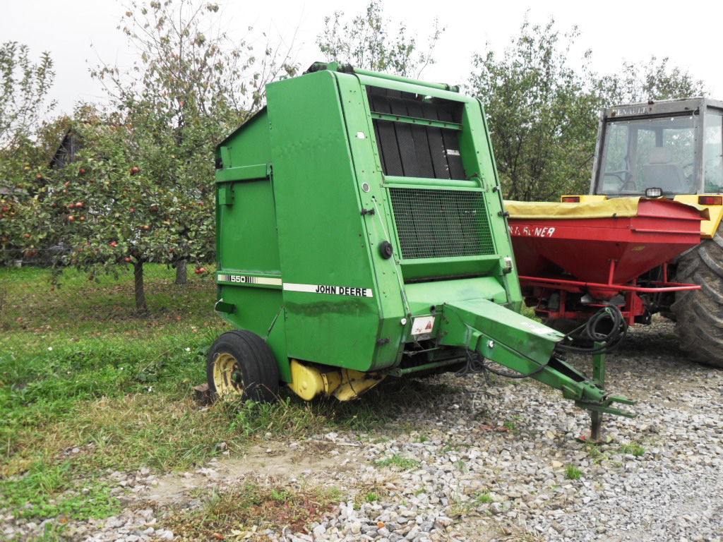 Prasa zwijająca John Deere 550