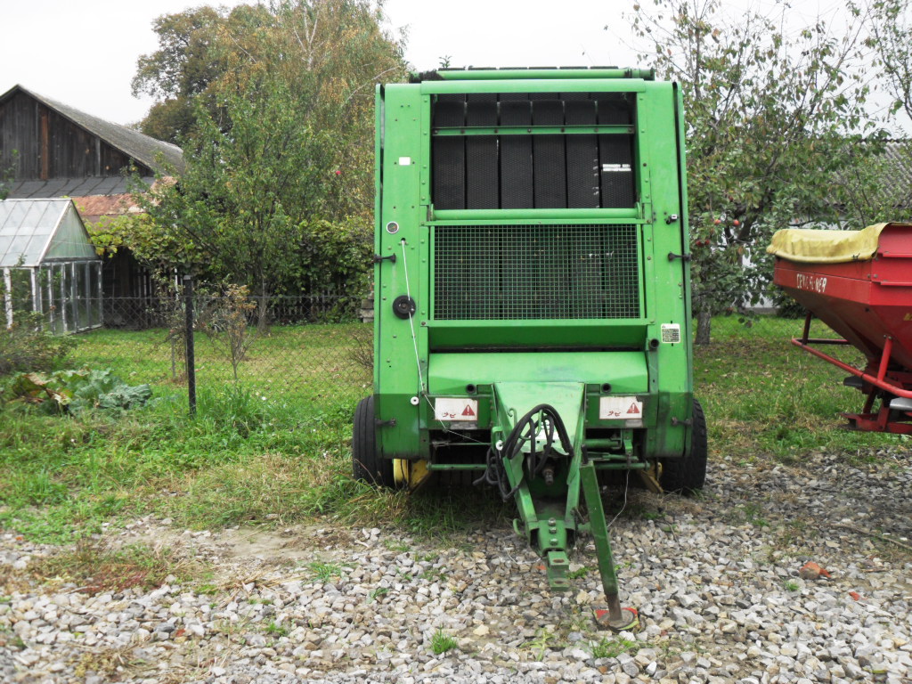 Prasa zwijająca John Deere 550