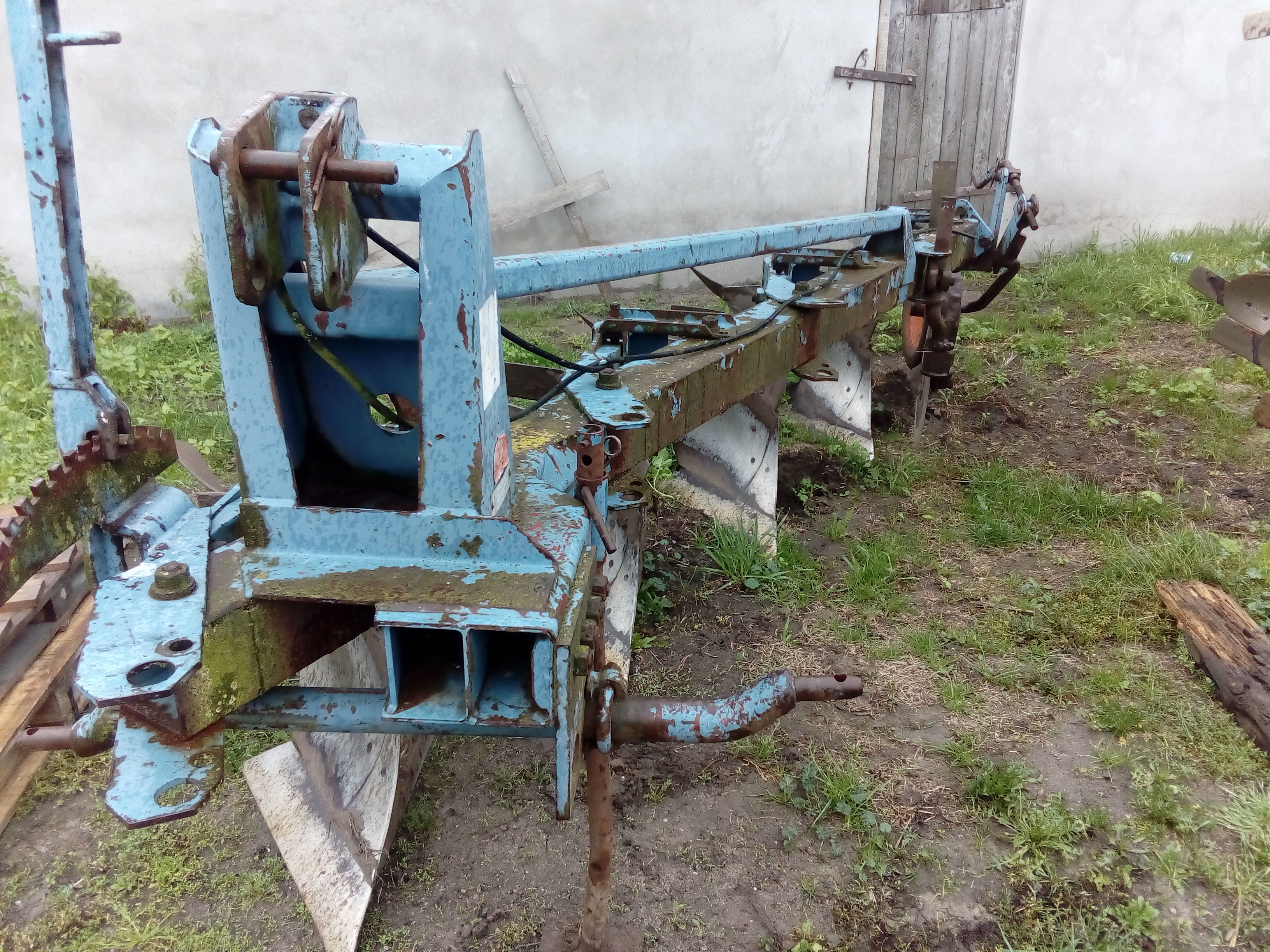 Sprzedam pług 4 skibowy