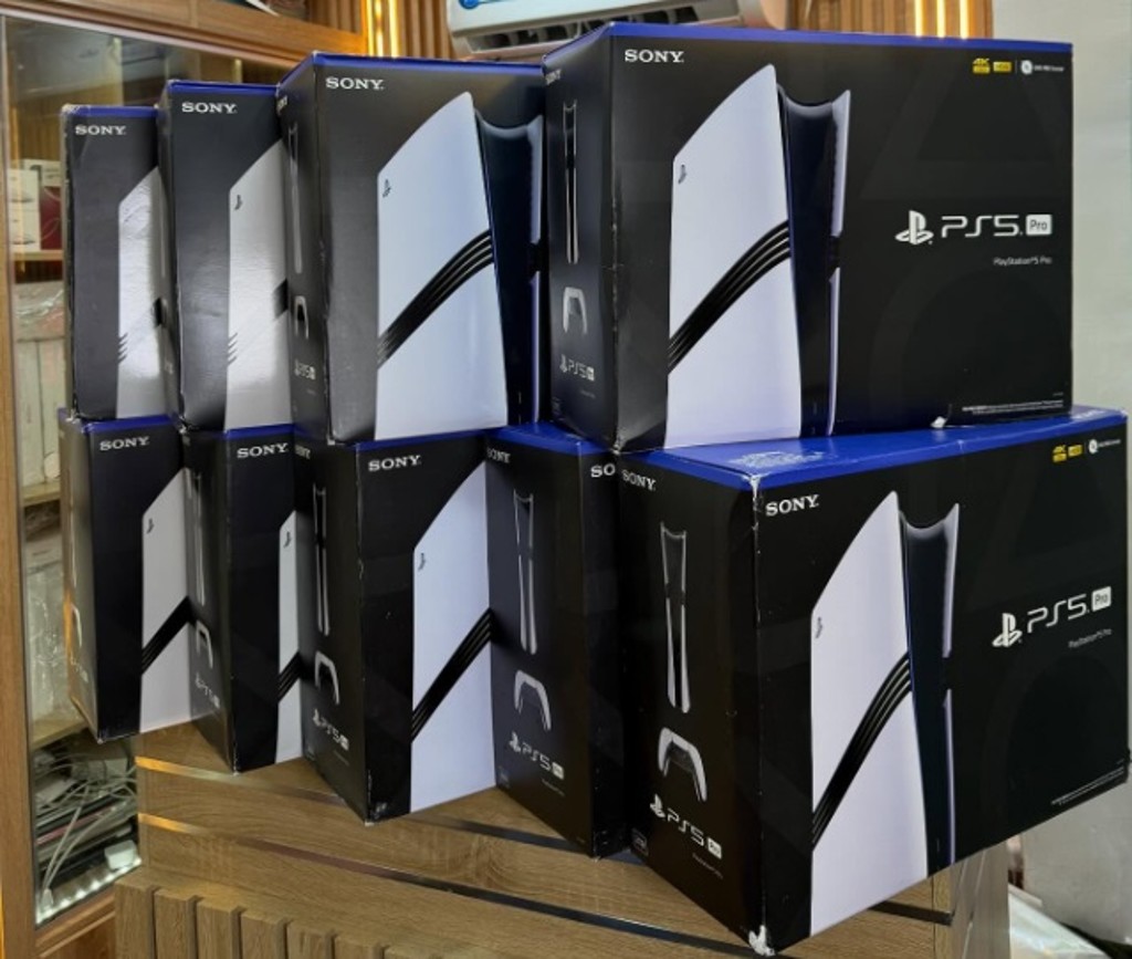 Konsole do gier Sony PlayStation PS5 Pro 2TB, Sony PlayStation PS5 Slim Konsole do gier , Nintendo Switch 2 oraz Microsoft Xbox Series X 2TB Konsole do gier ,  Apple iPhone 17 Pro Max, iPhone 17 Pro