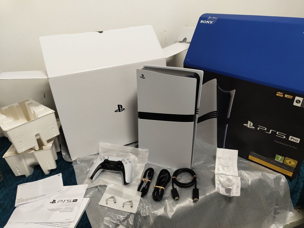 Konsole do gier Sony PlayStation PS5 Pro 2TB, Sony PlayStation PS5 Slim Konsole do gier , Nintendo Switch 2 oraz Microsoft Xbox Series X 2TB Konsole do gier ,  Apple iPhone 17 Pro Max, iPhone 17 Pro